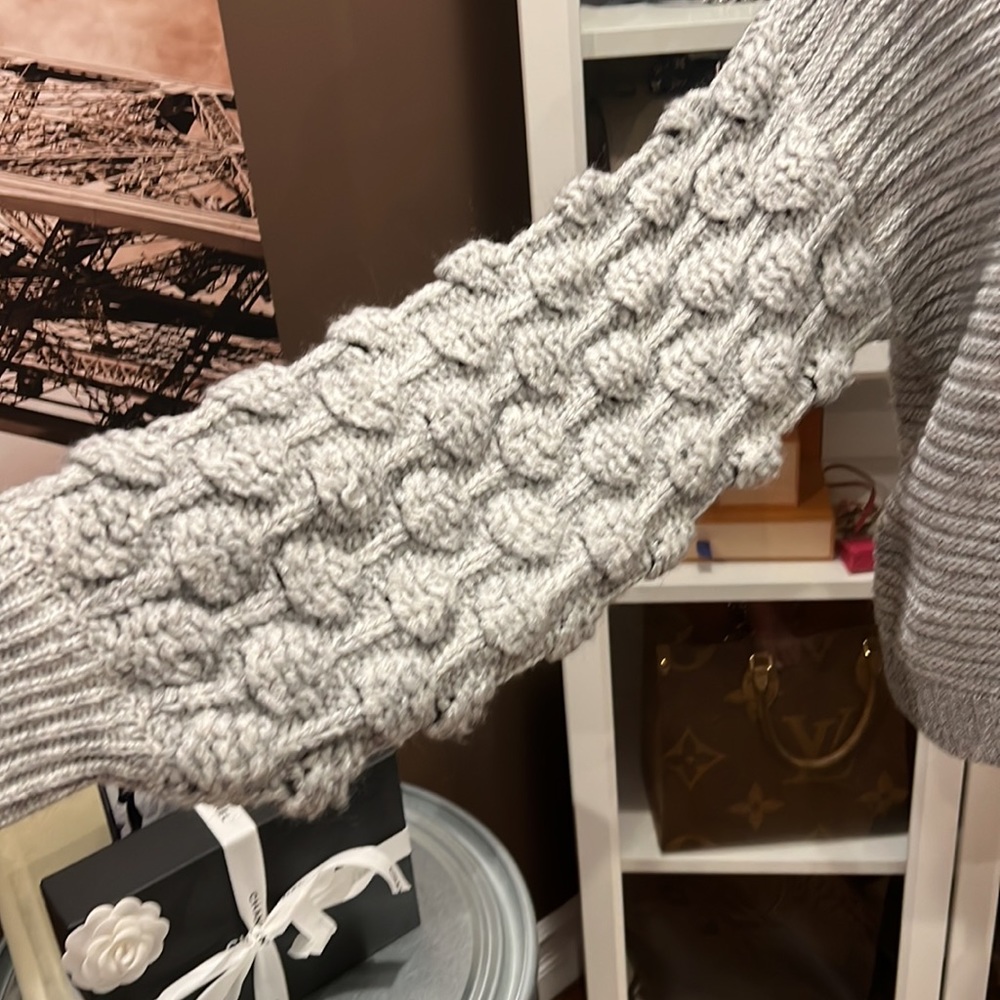 Sweater - Picture 2 of 8
